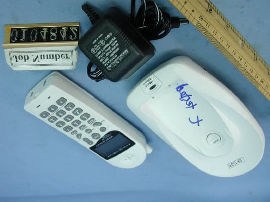2.4 GHz 40 Channel Cordless Phone with CID - FCC ID OK8TC970 - Shenzhen Baoan Hantong Electronics Factory (2)