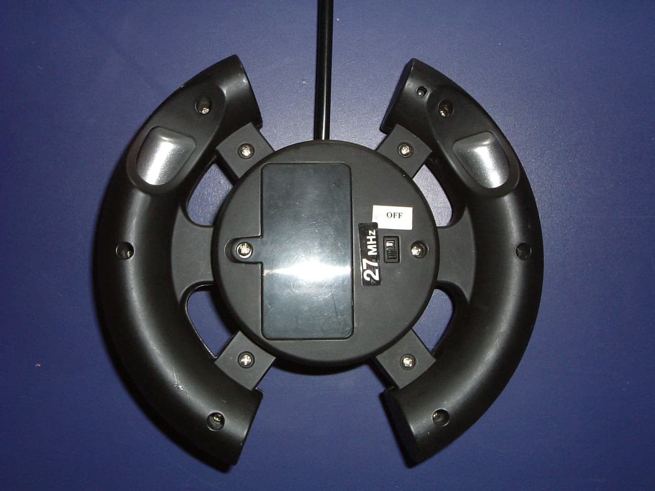 26.96-27.28 MHz Wireless R/C Toy-TX - FCC ID OKP0240 - WowWee Group Limited (2)