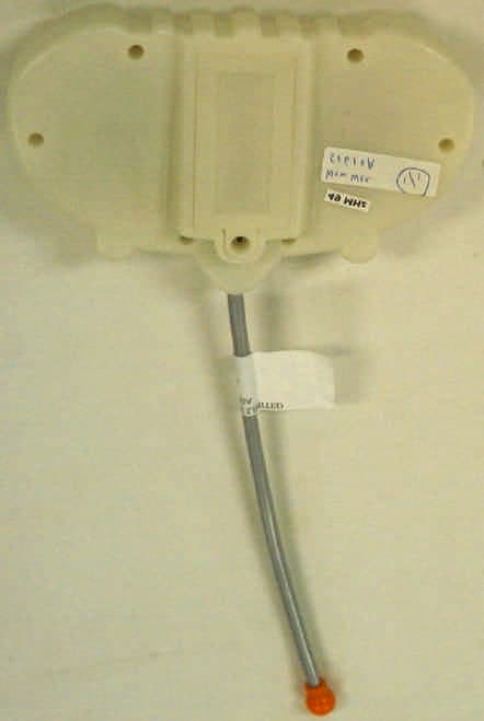 49 MHz Wireless R/C Toy - Transmitter - FCC ID OKP51610A - WowWee Group Limited (2)