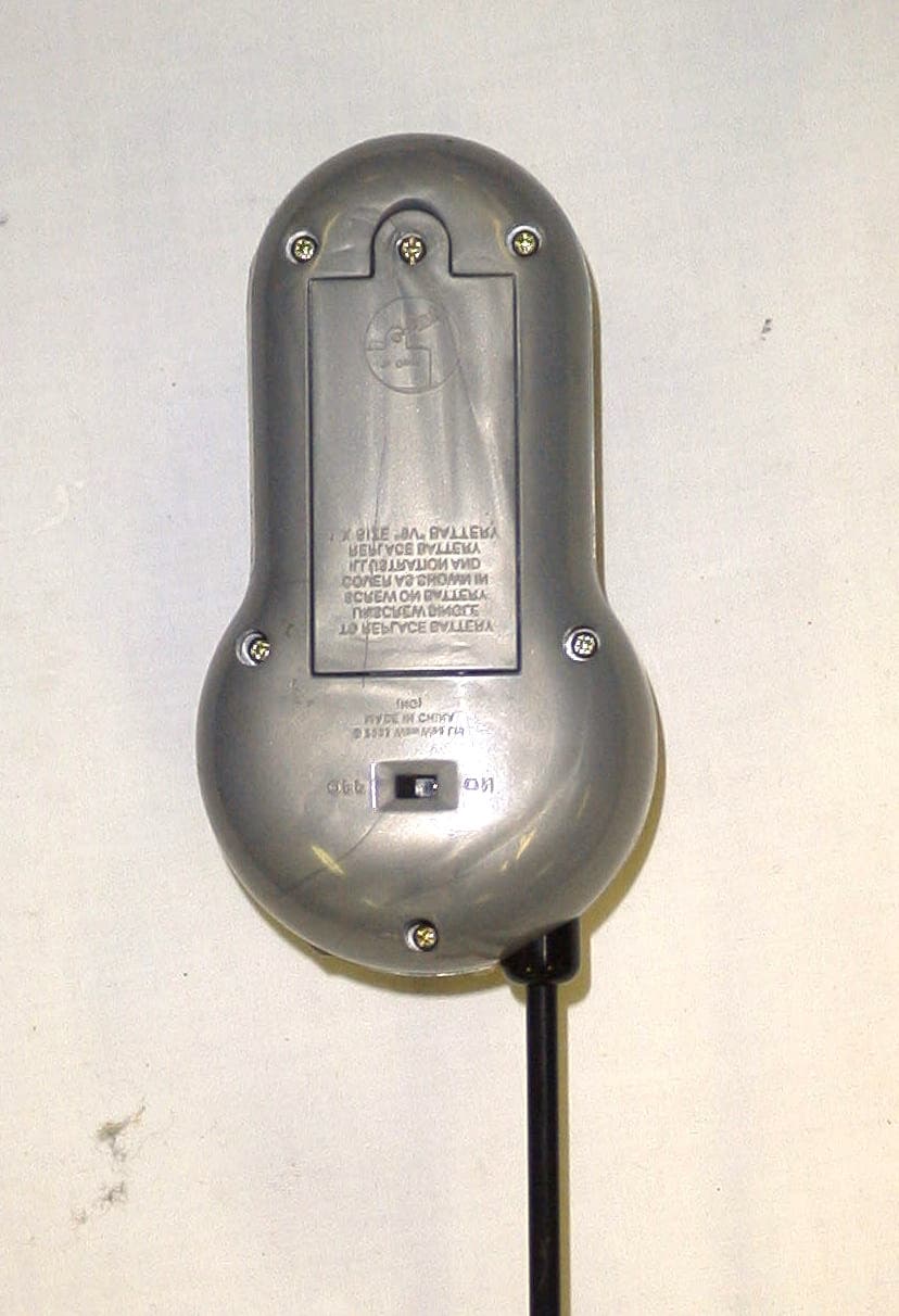 49 MHz Wireless R/C Toy - Transmitter - FCC ID OKP51620A-NG - WowWee Group Limited