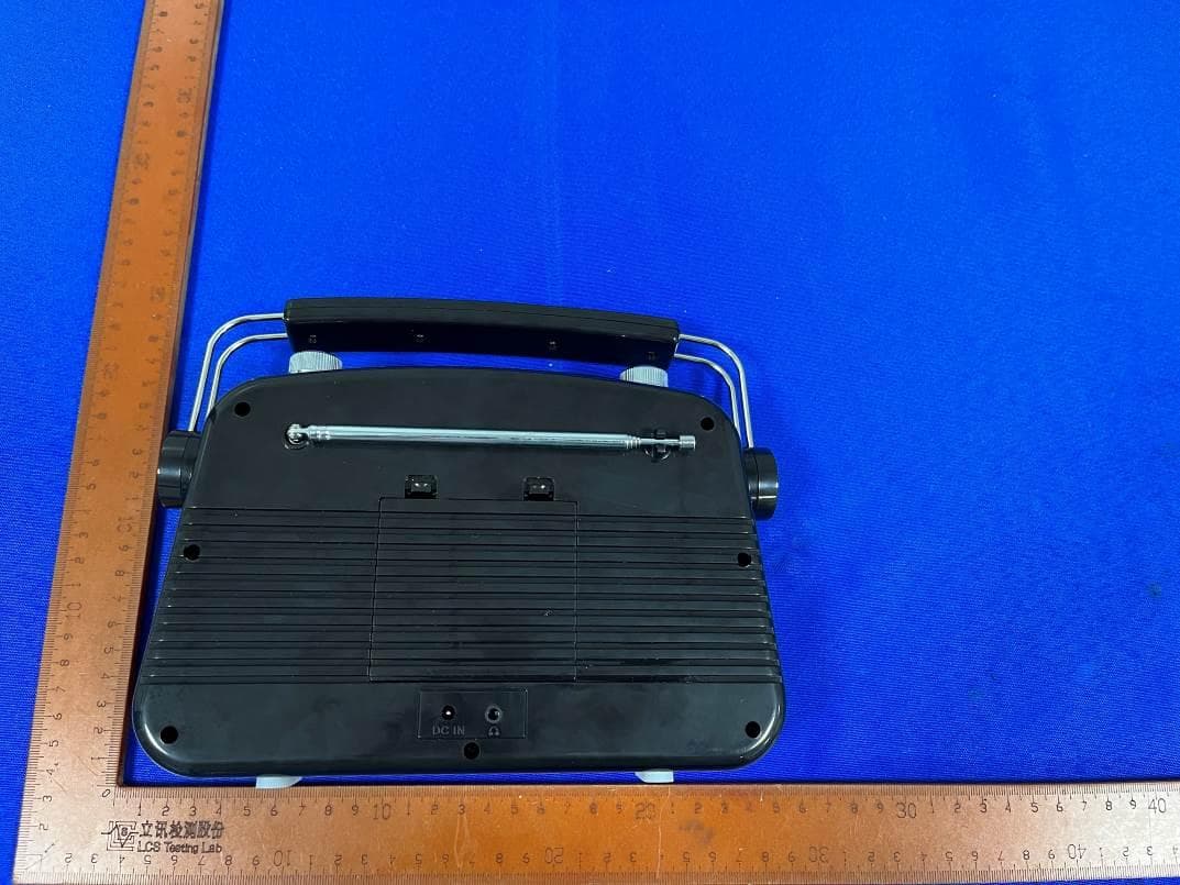RETRO BLUETOOTH SPEAKER and Dual Alarm Clock functionality - FCC ID OKUBS3413 - Shenzhen Junlan Electronic Ltd (2)