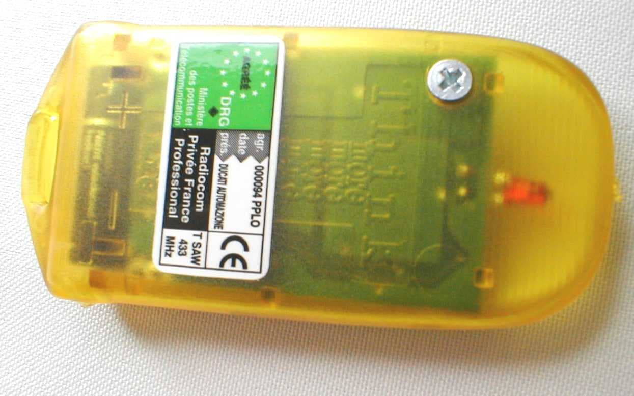 Hand Held Remote Security Gate/Garage Door Opener - FCC ID OLS137925764 - Ducati Automazione srl