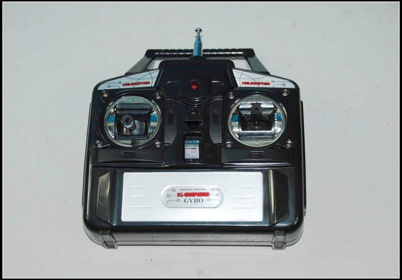 R/C PLANE - FCC ID OMX13924777770 - Hankey Toys