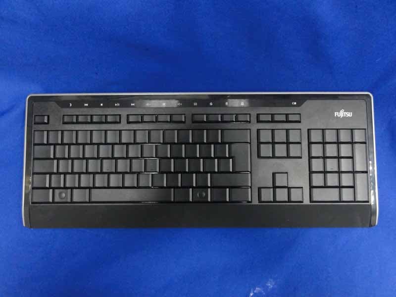 2.4GHz Wireless keyboard with multimedia keys - FCC ID OO9GK900 - G.Tech Technology Ltd.