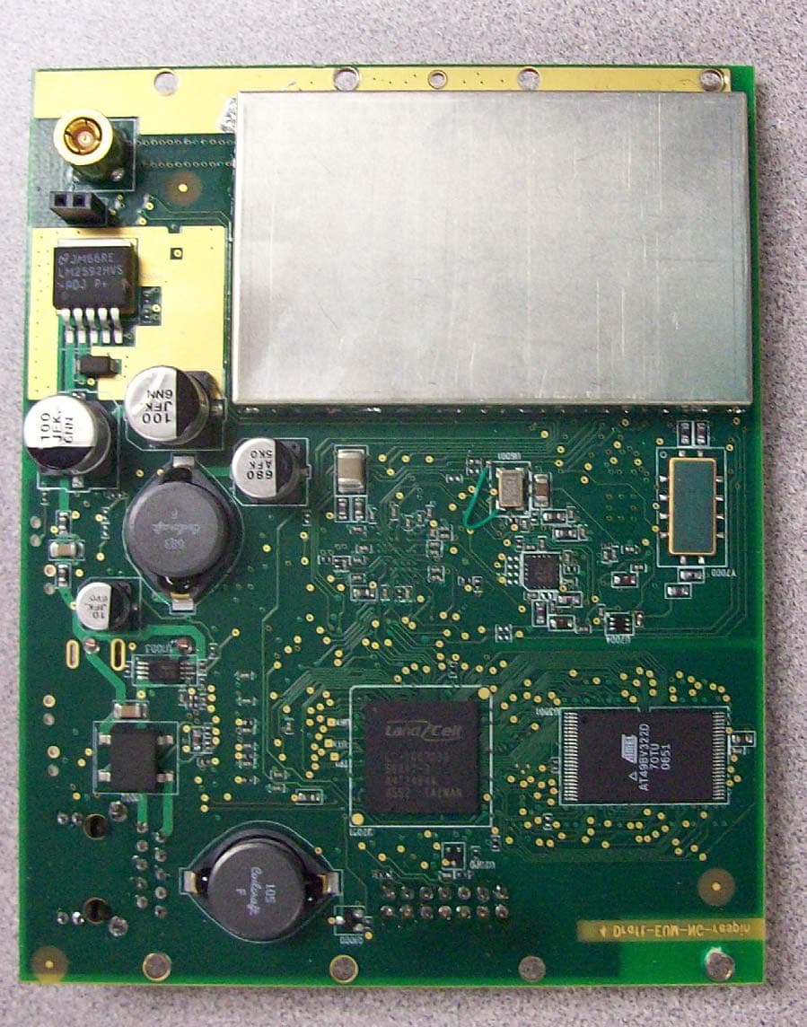 Wireless Transceiver Module - FCC ID OOX-915C - Vecima Networks Inc. (2)