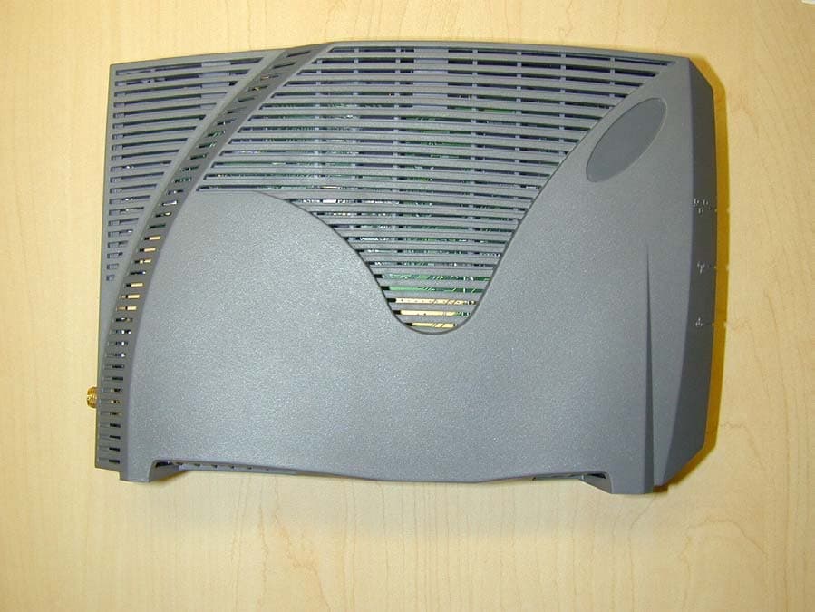 Wireless LAN end-user modem - FCC ID OOX-EUM3003 - Vecima Networks Inc.