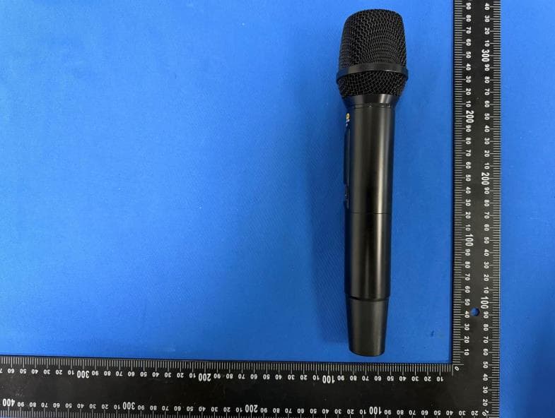 UHF Wireless Transmitter - FCC ID OQ5-WX54 - CAD Audio, LLC (5)