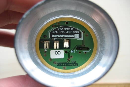 Handheld transmitter with metal housing - FCC ID OSDS910M - Beyerdynamic