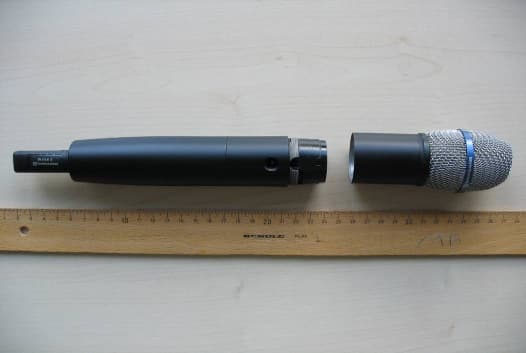 Handheld transmitter with metal housing - FCC ID OSDS910M - Beyerdynamic (3)
