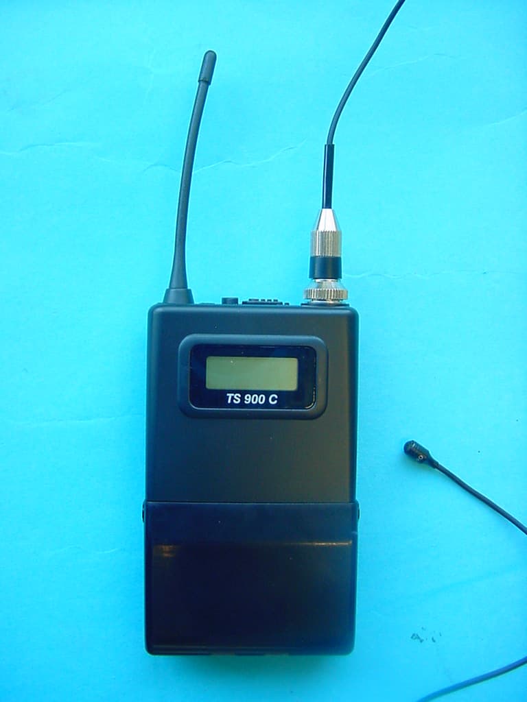 Bodypack Transmitter - FCC ID OSDTS900 - Beyerdynamic (1)