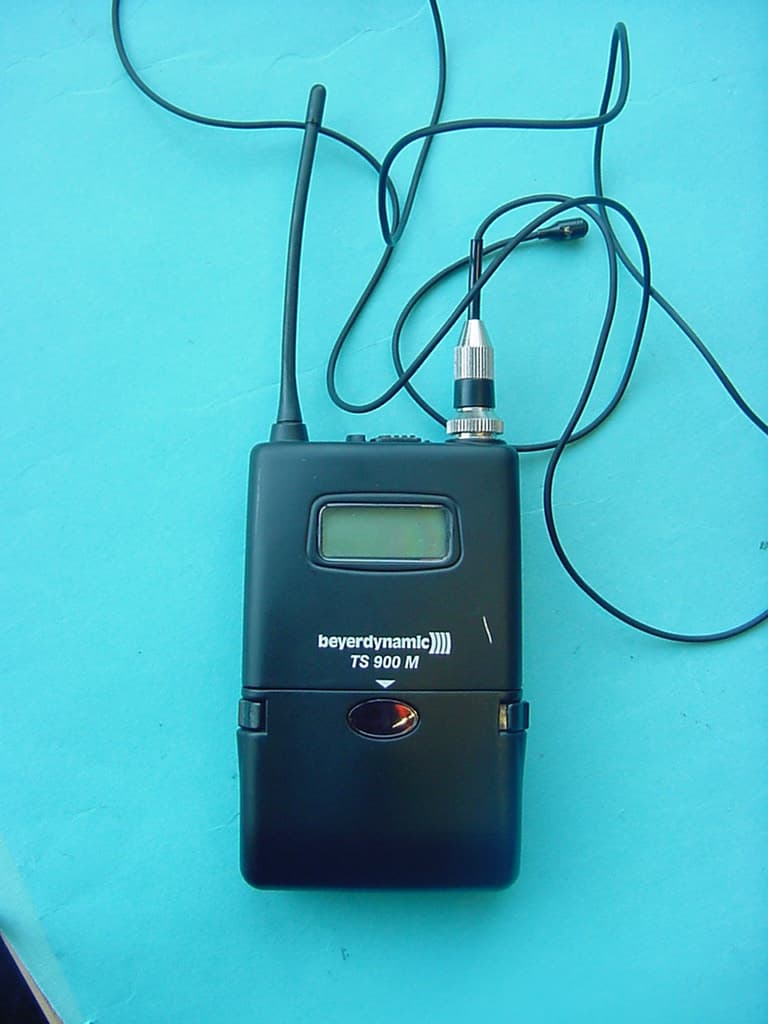 Bodypack Transmitter - FCC ID OSDTS900 - Beyerdynamic (2)