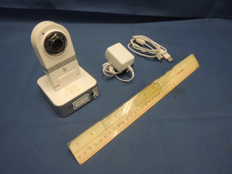 2.4GHz FHSS and WiFi Video Baby Monitor - Baby Unit - FCC ID OTA44231TX - Jakks Pacific (HK) Ltd. (2)