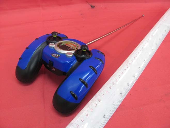 Fly Wheels Radio Control-2 Wheels - FCC ID OTA56812TX49 - Jakks Pacific (HK) Ltd. (2)
