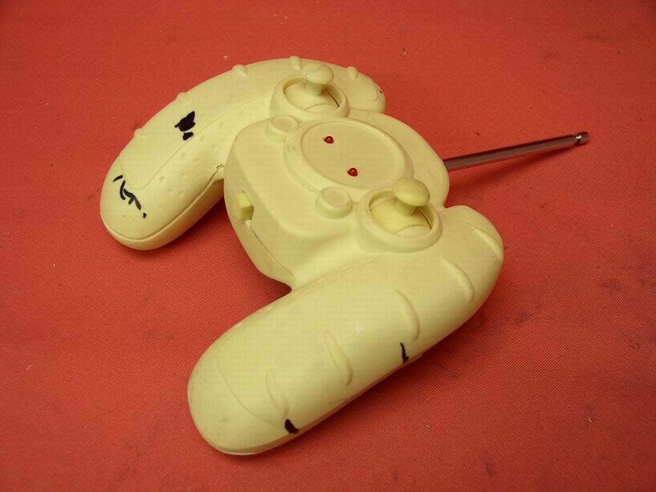 RC Car - FCC ID OTARC71266T27 - Jakks Pacific (HK) Ltd. (3)