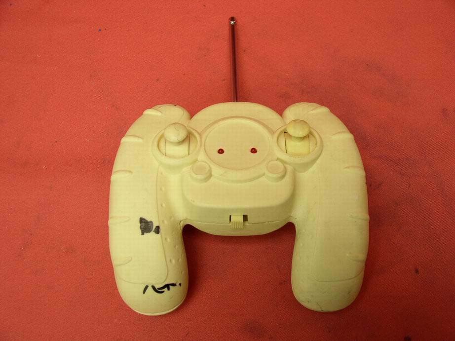 RC Car - FCC ID OTARC71266T27 - Jakks Pacific (HK) Ltd. (4)