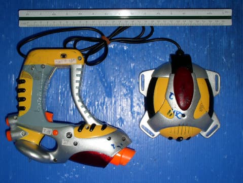 LASER CHALLENGE COMMUNICATOR - FCC ID OTATM80645 - Jakks Pacific (HK) Ltd.