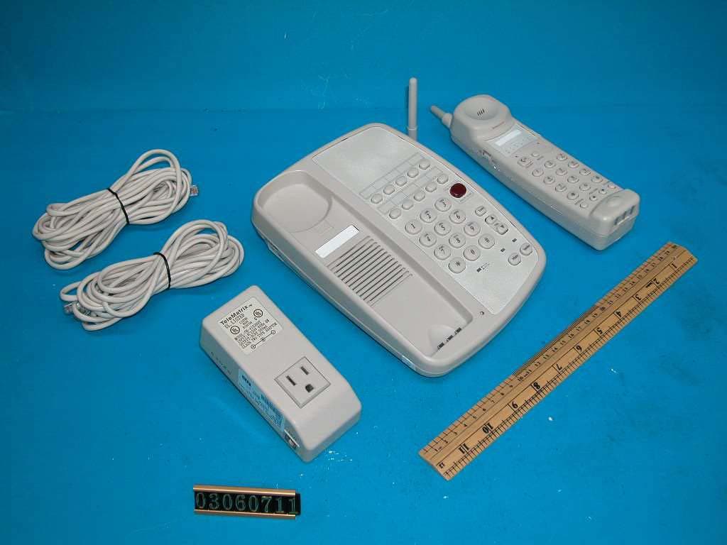 900MHz DSSS Cordless Phone System - FCC ID OTHN-9000MWD - Tele Matrix Equipment, LLC