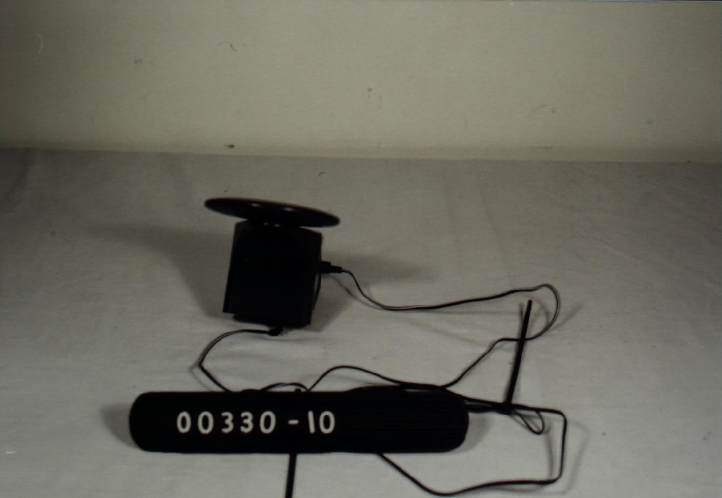2.4 GHz Wireless Security Video Camera - FCC ID OU4TX240V - Xanboo, Inc.