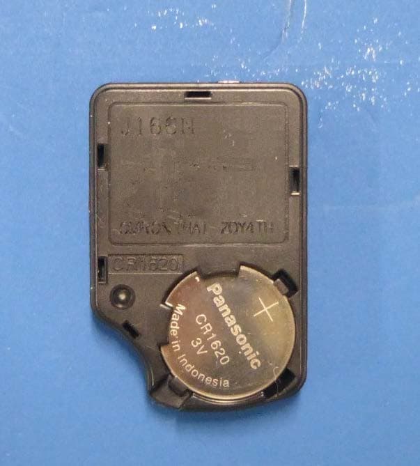 Transmitter of Keyless Entry System - FCC ID OUCJ166N - NIDEC MOBILITY CORPORATION (2)