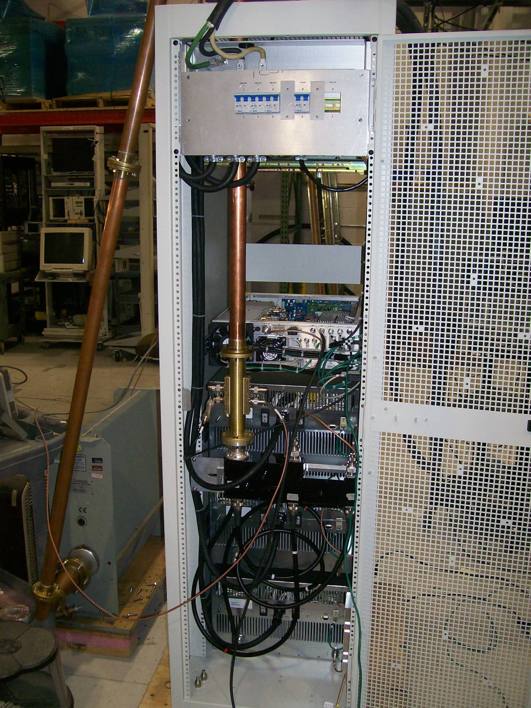 2500 Watt UHF Digital Transmitter - FCC ID OUSCU3TD - UBS-Axcera