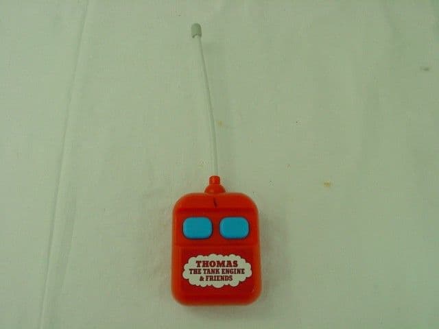 Choo Choo Thomas 27MHz TX - FCC ID OW26570THOMAS27TX - Tomy (HK) Ltd.