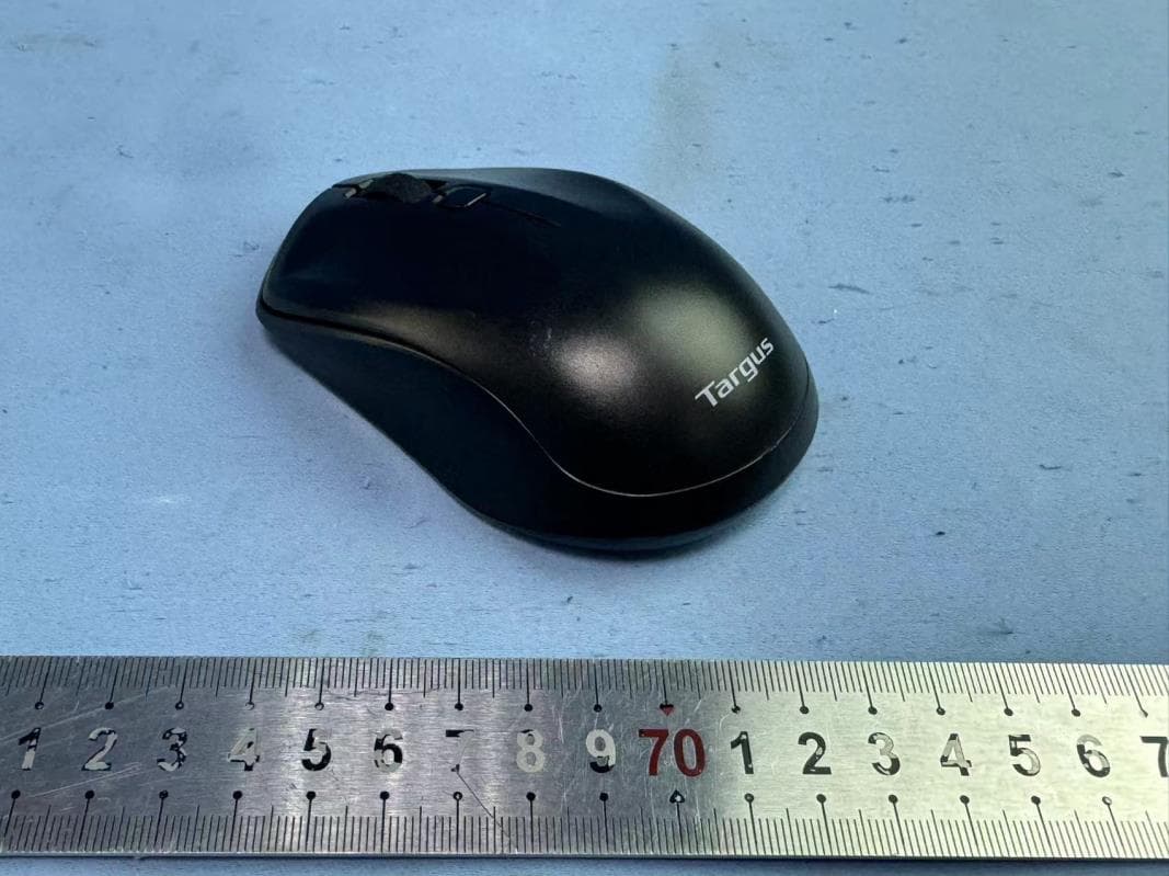 Wireless Mouse - FCC ID OXM000152 - Targus International LLC