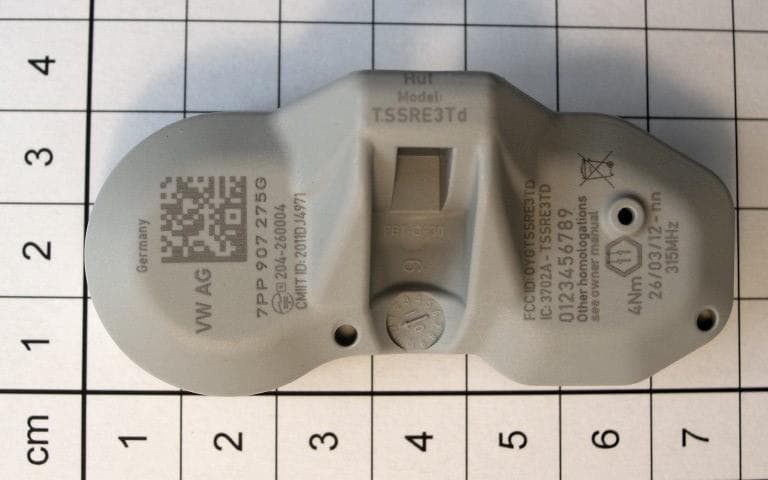 Tire Safety System - FCC ID OYGTSSRE3TD - Huf Baolong Electronics Bretten GmbH (2)