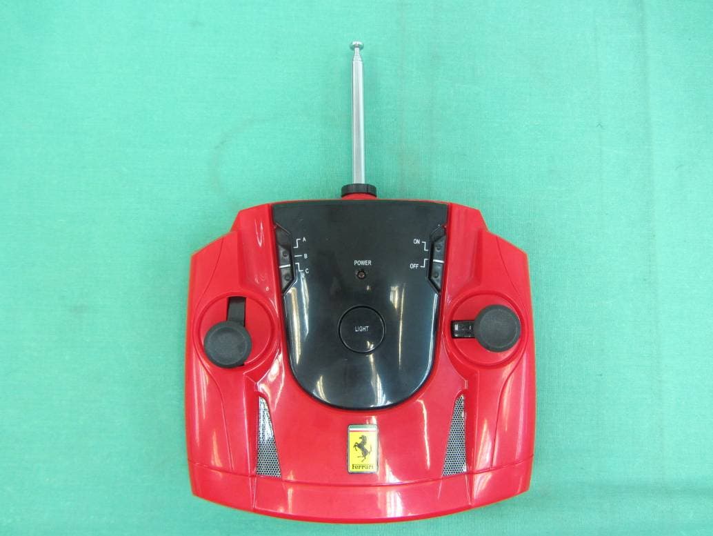 R/C Laferrari - FCC ID OYK-TX027145-1402 - Silverlit Toys Manufactory Ltd.