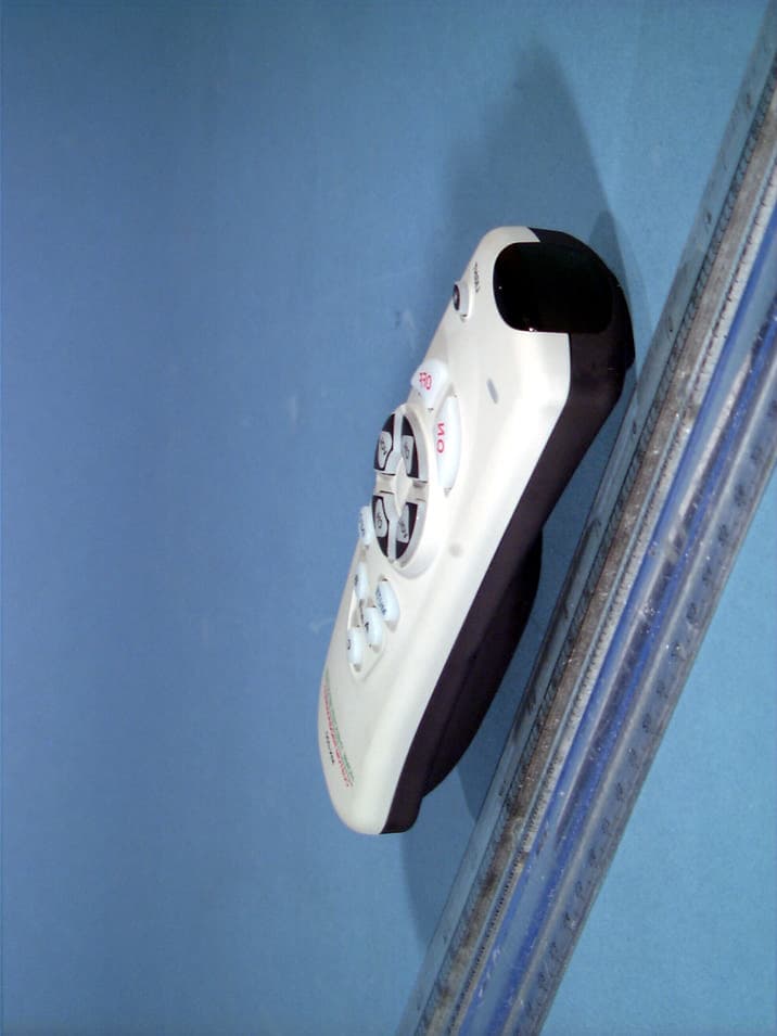 RF Transmitter Remote Control - FCC ID OZ5URCMX200 - Ohsung Electronics Co., Ltd. (3)