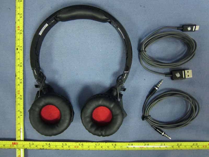 Mad Catz F.R.E.Q.M Wireless Headset - FCC ID P2543406AC - Mad Catz, Inc. (2)