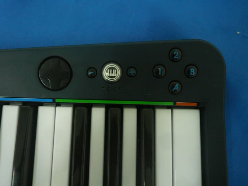 Rock Band Wireless Pro Keyboard for Wii - FCC ID P25M796161Y2310C - Mad Catz, Inc. (3)