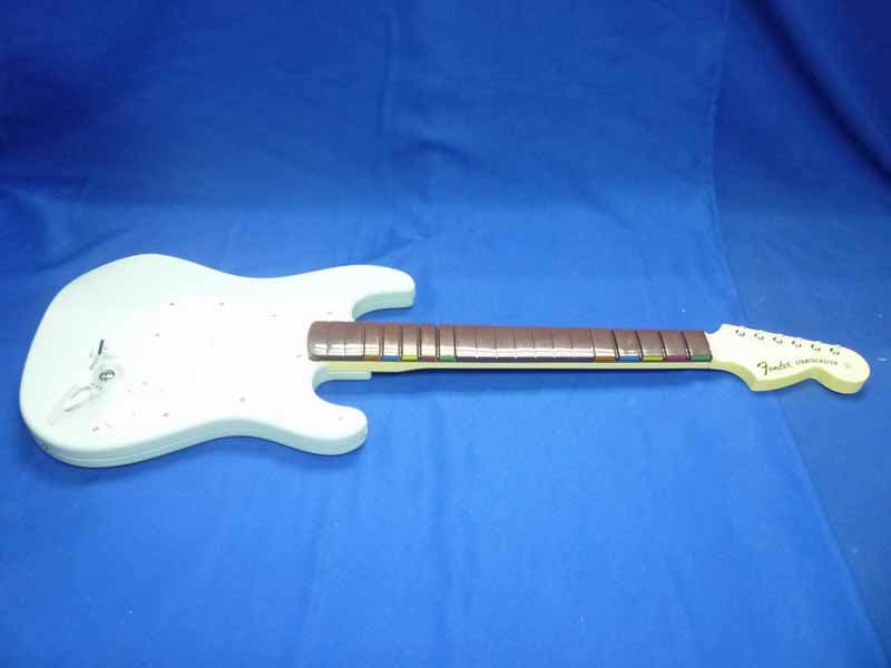 Rock Band Wireless Fender Stratocaster Guitar Controller for PlayStation 3 - FCC ID P25SU97561Y2510C - Mad Catz, Inc. (2)