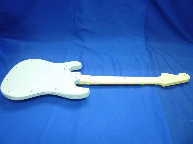 Rock Band Wireless Fender Stratocaster Guitar Controller for PlayStation 3 - FCC ID P25SU97561Y2510C - Mad Catz, Inc. (3)