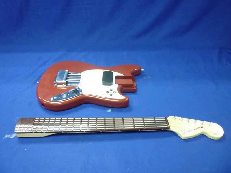 Rock Band Wireless Fender Stratocaster Guitar Controller for PlayStation 3 - FCC ID P25SU97563Y3010C - Mad Catz, Inc. (2)
