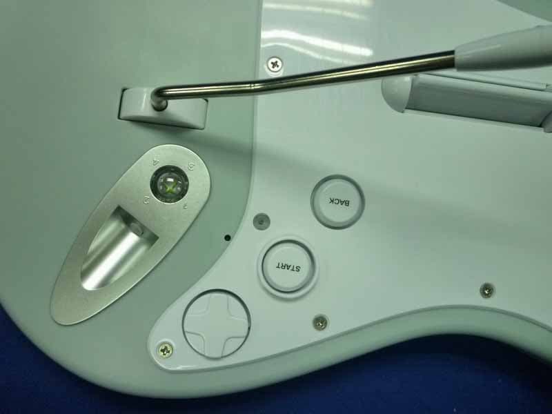 Rock Band Wireless Fender Stratocaster Guitar Controller for Xbox 360 - FCC ID P25SU98561Y2510C - Mad Catz, Inc. (1)