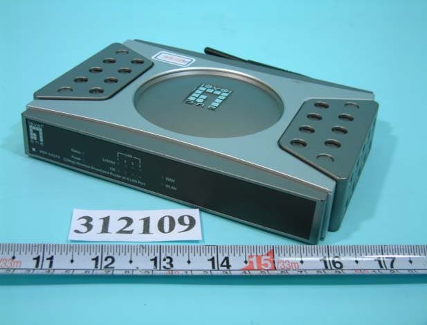 22Mbps Wireless AP Router - FCC ID P270K3A - Sercomm Corporation (3)