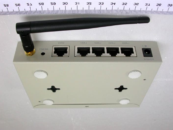 Wireless Broadband Router - FCC ID P27IP806MA - Sercomm Corporation (1)