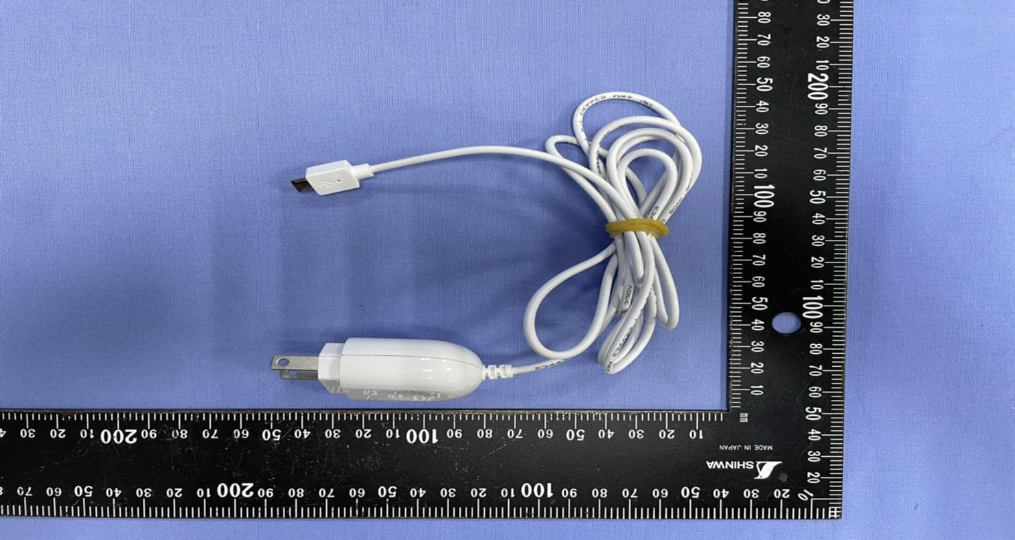 Wireless Full HD Network Camera - FCC ID P27RC8520 - Sercomm Corporation (3)