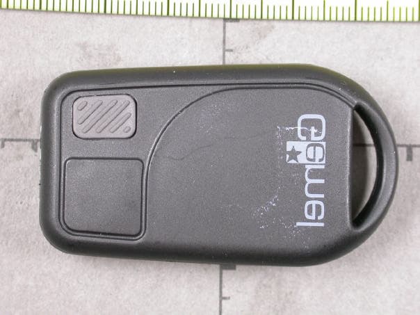 Remote Control Transmitter - FCC ID P3OS4517 - META System S.p.A.