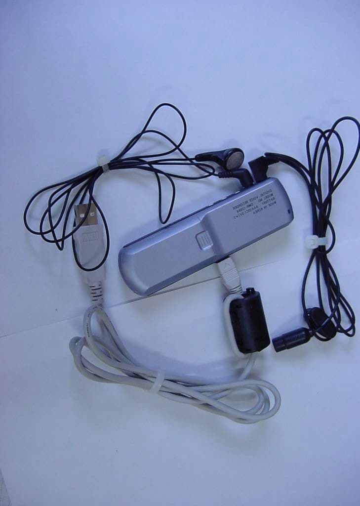 Digital Voice Recorder - FCC ID P42DMR1218SU - Decktron Co., Ltd. (2)