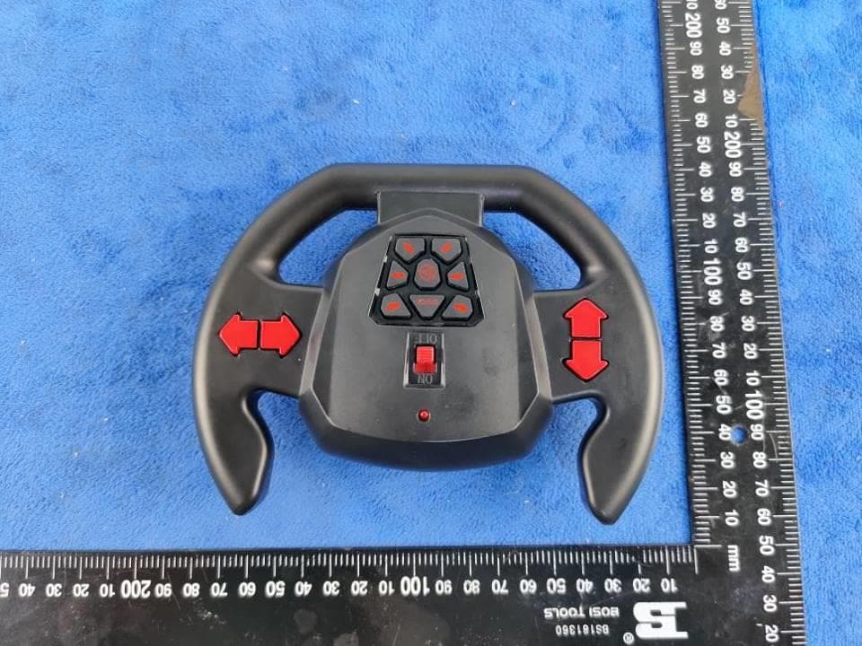 Toy RC Side Drifter Monster Truck - FCC ID P45TD2020D24GT - FUJIAN TEAMDA PHOTOELECTRICITY CO., LTD (2)