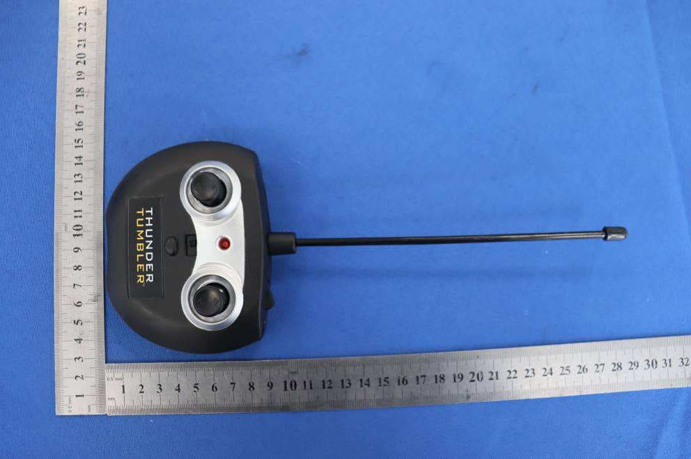 Toy RC Monster Spinning Car - FCC ID P45TD2022A27-1 - FUJIAN TEAMDA PHOTOELECTRICITY CO., LTD (5)