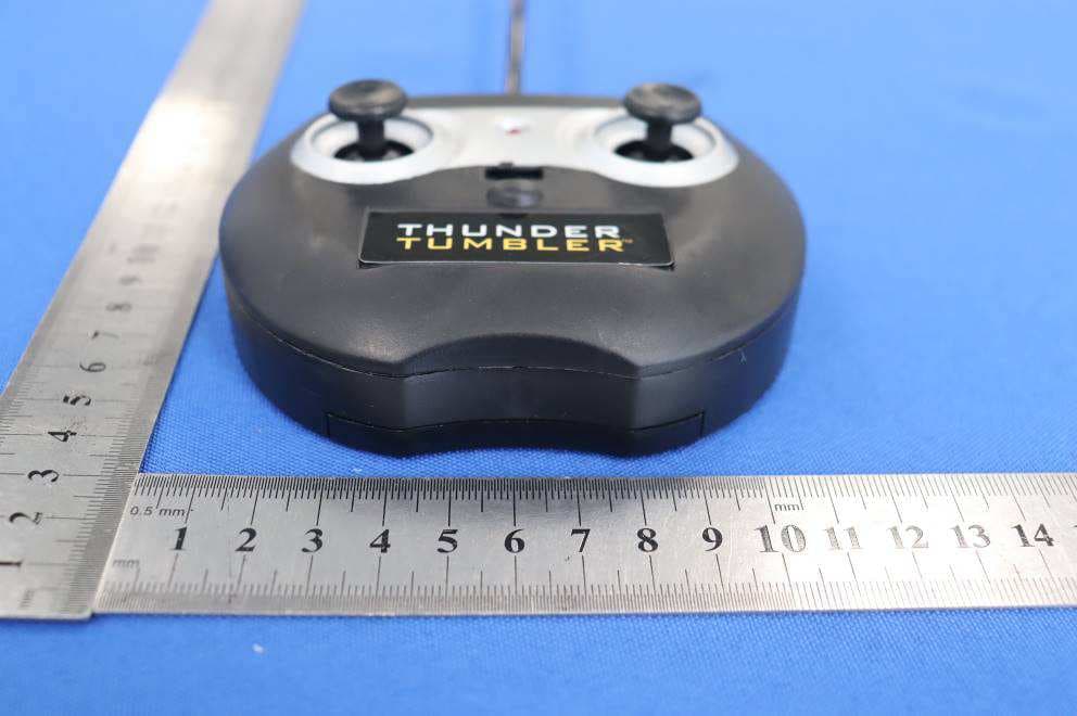 Toy RC Monster Spinning Car - FCC ID P45TD2022A27-1 - FUJIAN TEAMDA PHOTOELECTRICITY CO., LTD (2)