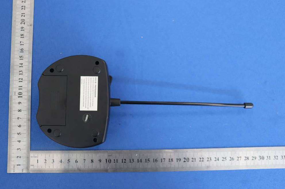 Toy RC Monster Spinning Car - FCC ID P45TD2022A49 - FUJIAN TEAMDA PHOTOELECTRICITY CO., LTD (4)