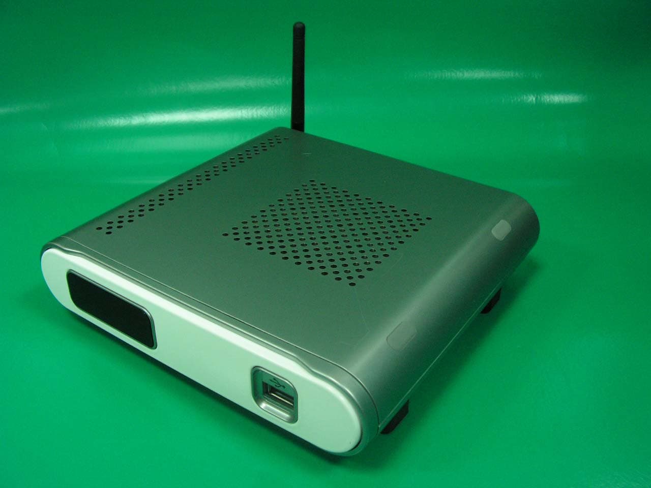 Wireless HD Digital Media Player - FCC ID P4QEZFETCH1 - Mitac Digital Technology Corporation (4)