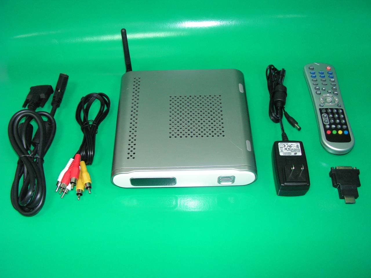 Wireless HD Digital Media Player - FCC ID P4QEZFETCH1 - Mitac Digital Technology Corporation (1)
