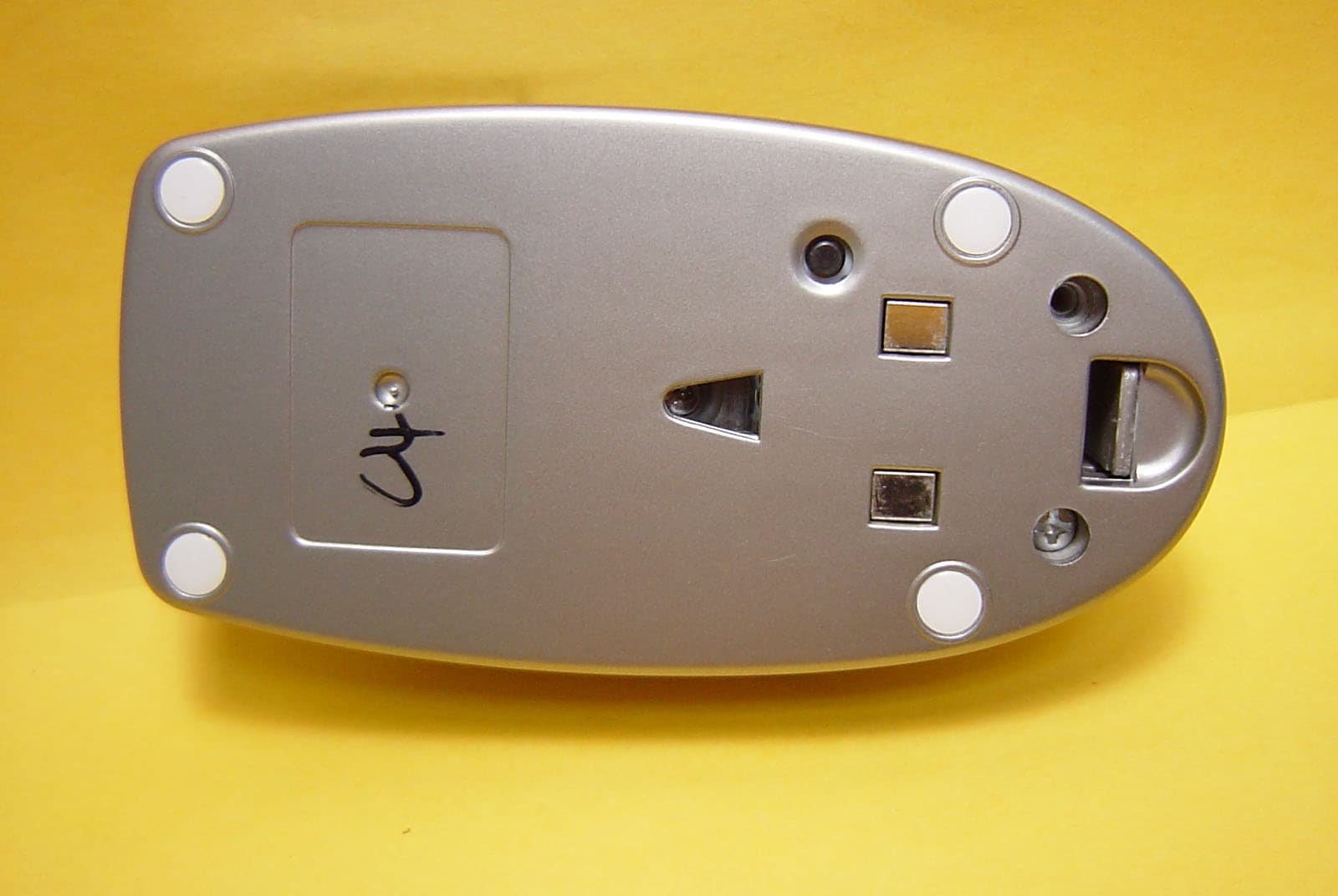 Wireless Mouse - FCC ID P5AB52 - ARESON Technology Corp. (1)