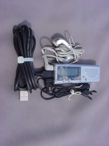 Digital Voice Recorder - FCC ID P7KDDR3KR - Diasonic Technology Co Ltd (3)