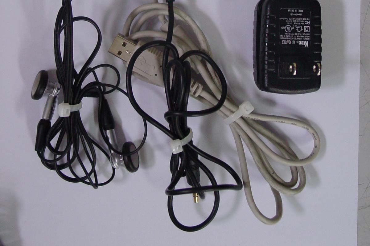 Digital Voice Recorder - FCC ID P7KDDR5000 - Diasonic Technology Co Ltd (2)