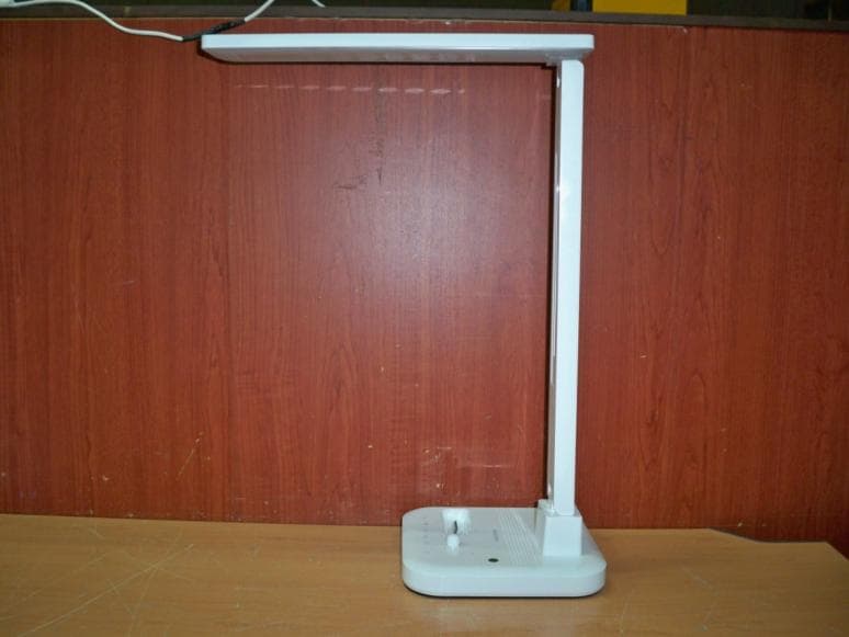 LED DESK LAMP - FCC ID P7KDL-60ISH - Diasonic Technology Co Ltd (2)